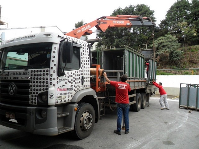 Transporte de maquinas industriais